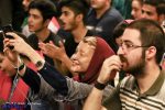 دختر قربانی اسیدپاشی اصفهان در حال تماشای فوتبال کشور عزیزمان ایران و پرتغال (عکس)